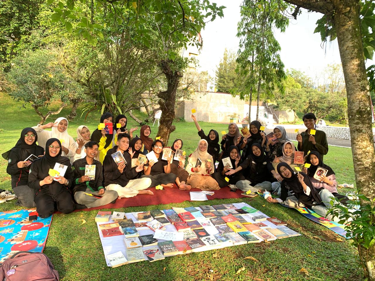 Labor Penulisan Kreatif FIB UNAND Gelar Book Party Perdana, Ajak Mahasiswa Berbagi Cerita dari Buku